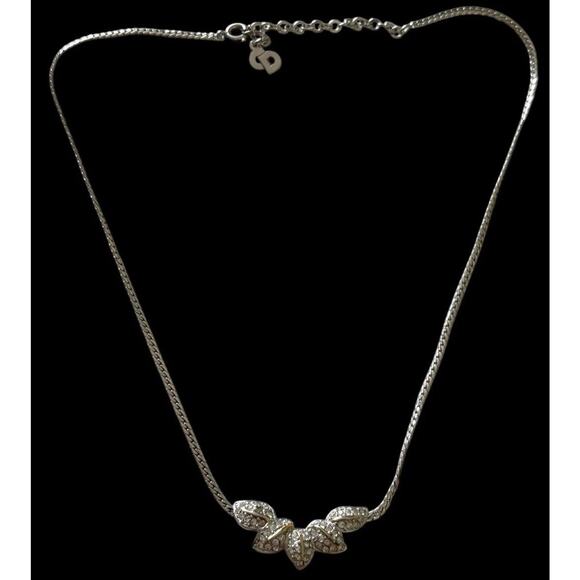 CHRISTIAN DIOR (Signed) BEAUTIFUL Silver-Tone PAVÉ LEAF CLUSTER NECKLACE - Picture 4 of 13